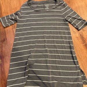 SO Gray & White Striped Short Sleeve Tunic Tee